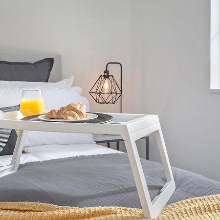 Luxury Serviced Apartments Stevenage, Hertfordshire Bagian luar foto